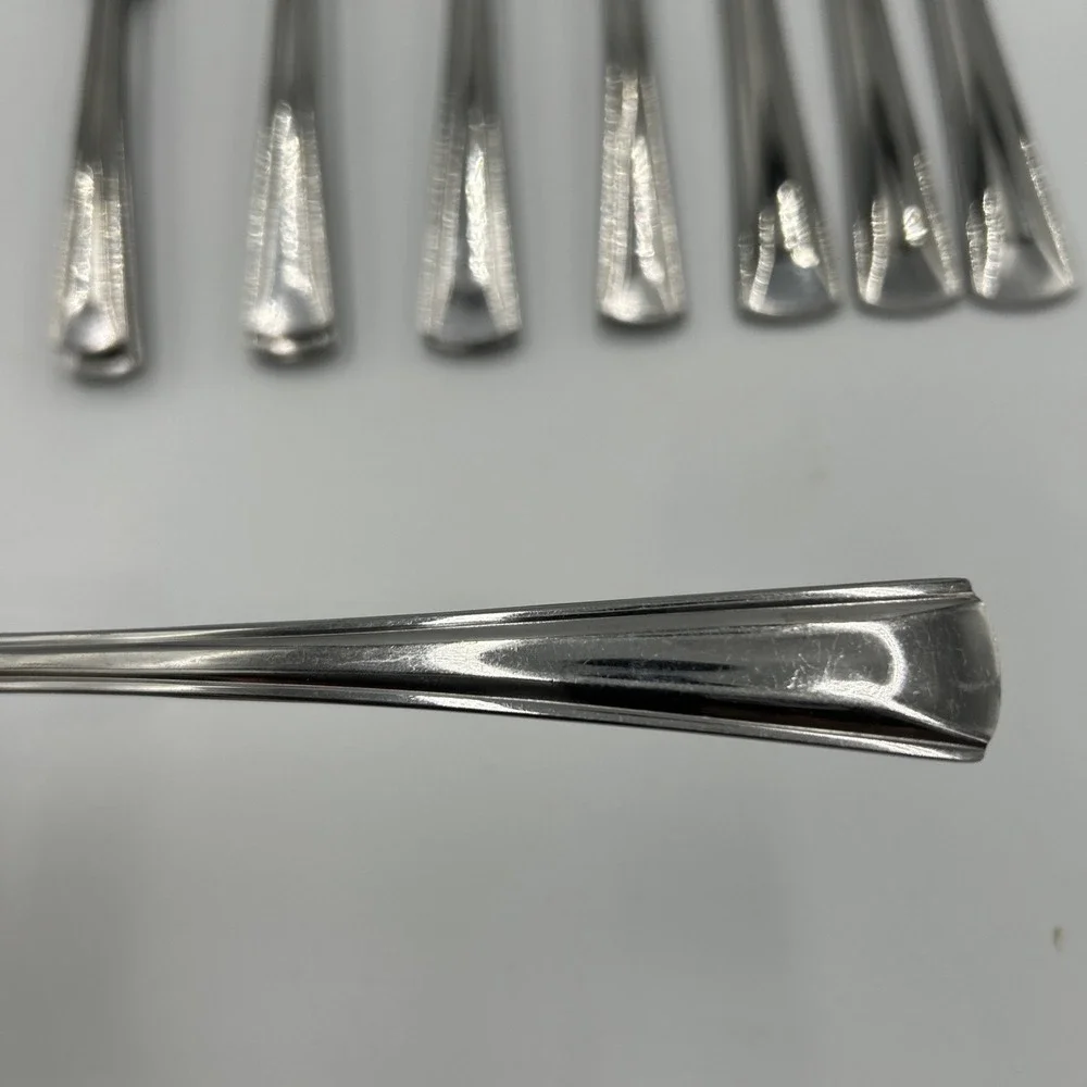 Oneida Stainless Flatware 3 Place Settings Spoon Fork Knives Dinner Table‎